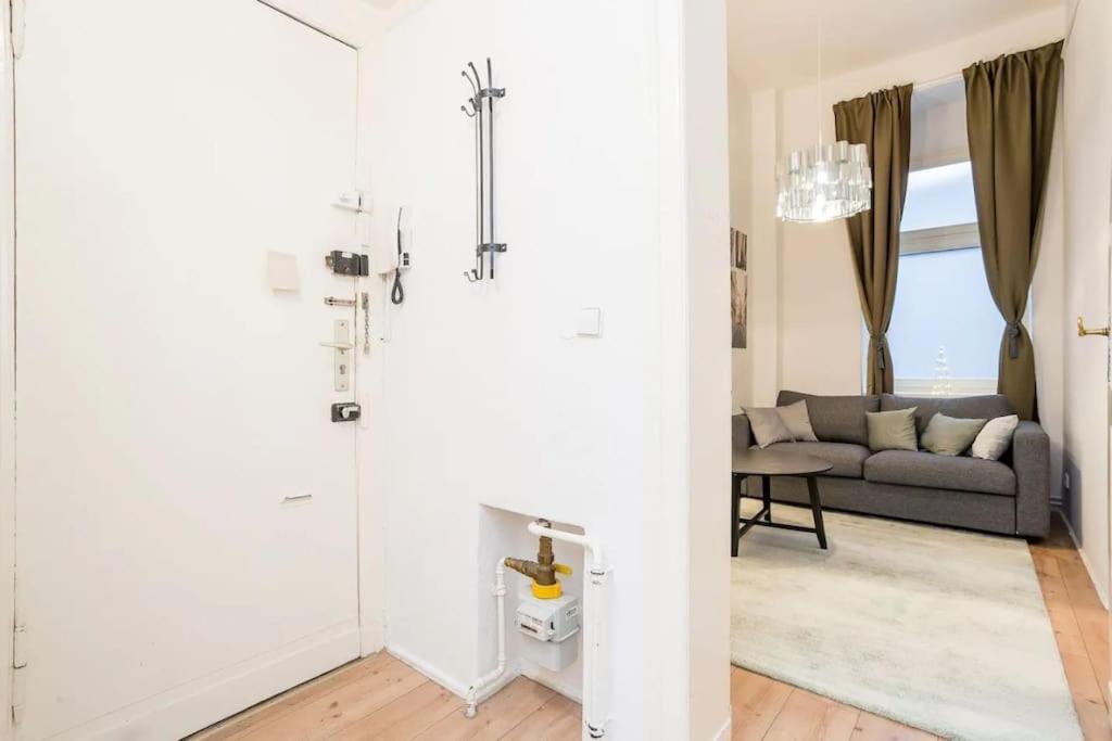Newly Furnished Apartment For Up To 6 People Berlim Exterior foto